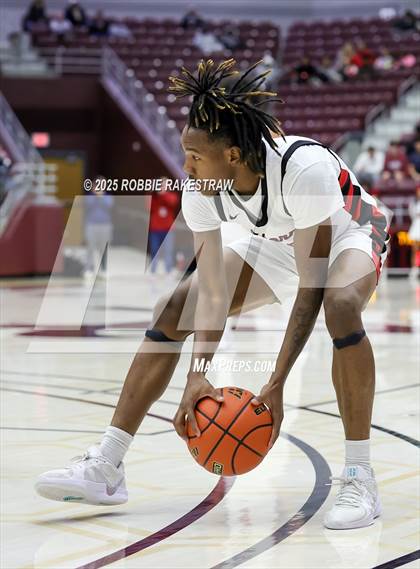 Thumbnail 1 in Horn vs. Tyler Legacy (UIL 6A D2 Area Playoff) photogallery.