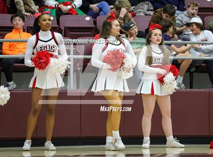 Thumbnail 2 in Horn vs. Tyler Legacy (UIL 6A D2 Area Playoff) photogallery.