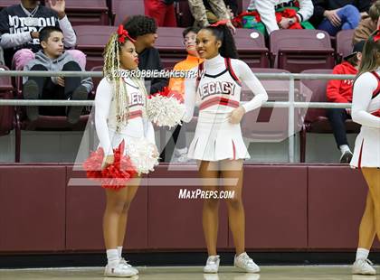 Thumbnail 3 in Horn vs. Tyler Legacy (UIL 6A D2 Area Playoff) photogallery.