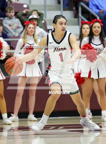 Thumbnail 2 in Horn vs. Tyler Legacy (UIL 6A D2 Area Playoff) photogallery.
