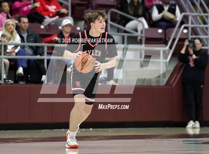 Thumbnail 3 in Horn vs. Tyler Legacy (UIL 6A D2 Area Playoff) photogallery.