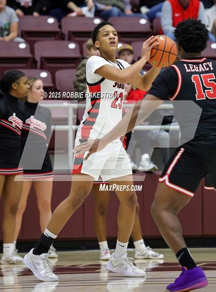 Thumbnail 3 in Horn vs. Tyler Legacy (UIL 6A D2 Area Playoff) photogallery.
