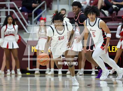 Thumbnail 1 in Horn vs. Tyler Legacy (UIL 6A D2 Area Playoff) photogallery.