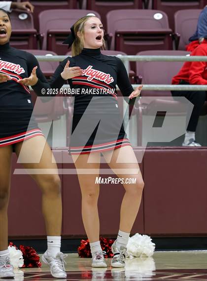 Thumbnail 1 in Horn vs. Tyler Legacy (UIL 6A D2 Area Playoff) photogallery.