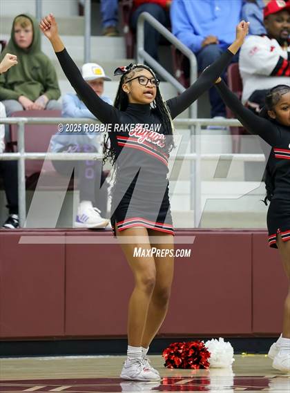 Thumbnail 3 in Horn vs. Tyler Legacy (UIL 6A D2 Area Playoff) photogallery.