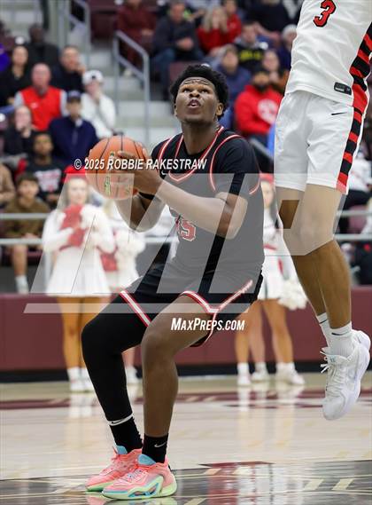 Thumbnail 1 in Horn vs. Tyler Legacy (UIL 6A D2 Area Playoff) photogallery.