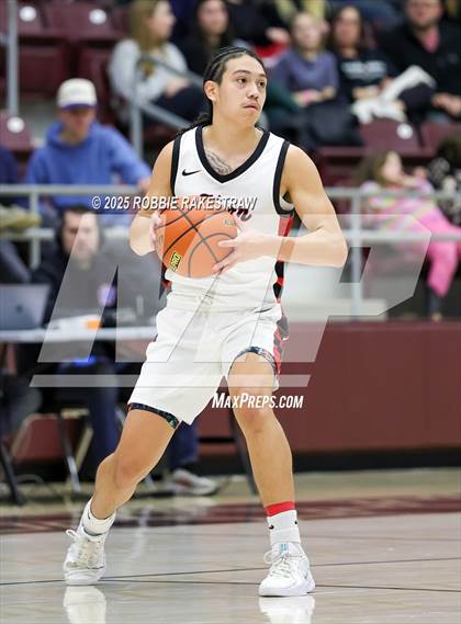 Thumbnail 3 in Horn vs. Tyler Legacy (UIL 6A D2 Area Playoff) photogallery.