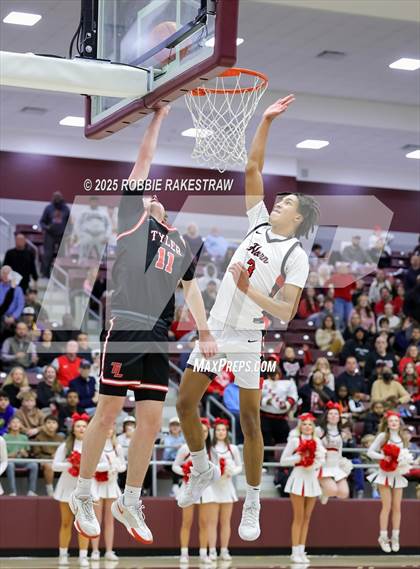 Thumbnail 2 in Horn vs. Tyler Legacy (UIL 6A D2 Area Playoff) photogallery.