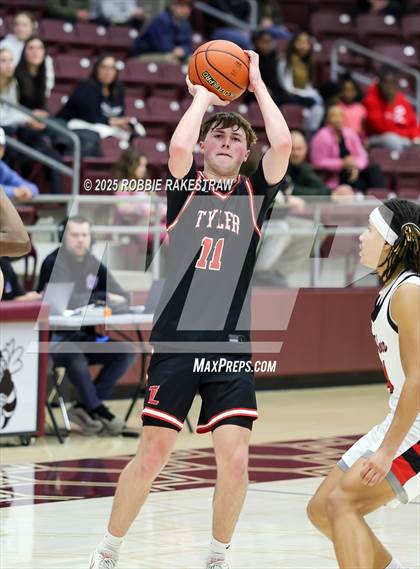 Thumbnail 3 in Horn vs. Tyler Legacy (UIL 6A D2 Area Playoff) photogallery.