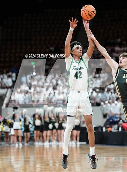 Thumbnail 1 in Rock Canyon vs ThunderRidge (CHSAA 6A Great 8) photogallery.