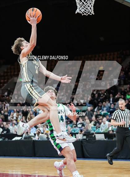 Thumbnail 3 in Rock Canyon vs ThunderRidge (CHSAA 6A Great 8) photogallery.