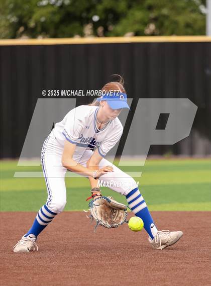 Thumbnail 2 in Midlothian @ Melissa (UIL 5A D1 Girls Softball Regional Semi-Final) photogallery.