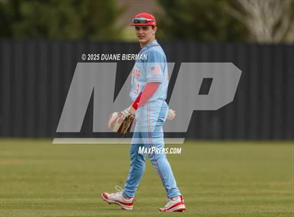 Thumbnail 1 in Lewisburg vs. Petal photogallery.
