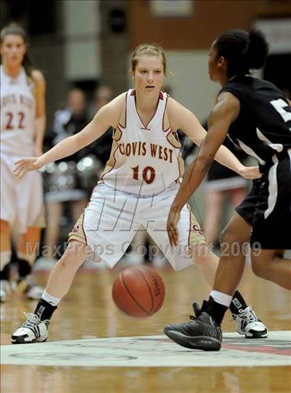 Thumbnail 3 in Stockdale vs. Clovis West (CIF CS D1 Final) photogallery.