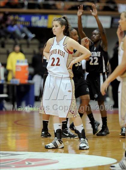 Thumbnail 1 in Stockdale vs. Clovis West (CIF CS D1 Final) photogallery.