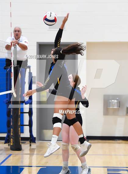 Thumbnail 2 in Phoenix Country Day vs Camelback (PCDS Desert Classic) photogallery.