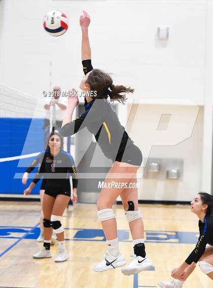 Thumbnail 3 in Phoenix Country Day vs Camelback (PCDS Desert Classic) photogallery.