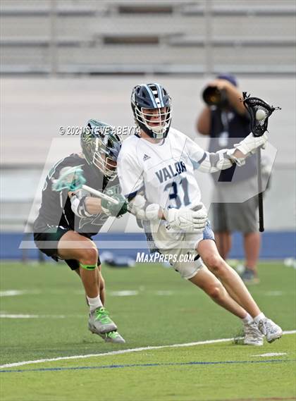 Thumbnail 2 in Mountain Vista vs Valor Christian (CHSAA 5A Championship) photogallery.