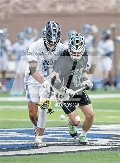 Thumbnail 3 in Mountain Vista vs Valor Christian (CHSAA 5A Championship) photogallery.