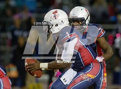 Thumbnail 2 in North @ Leuzinger photogallery.