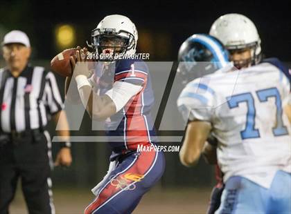 Thumbnail 2 in North @ Leuzinger photogallery.
