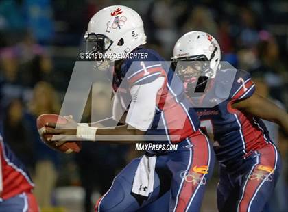 Thumbnail 3 in North @ Leuzinger photogallery.