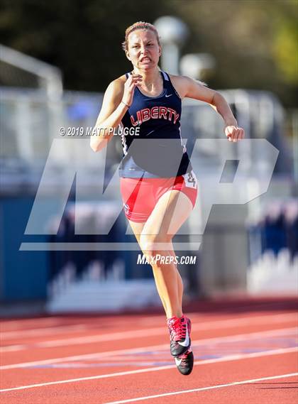 Thumbnail 2 in Kern Invitational photogallery.