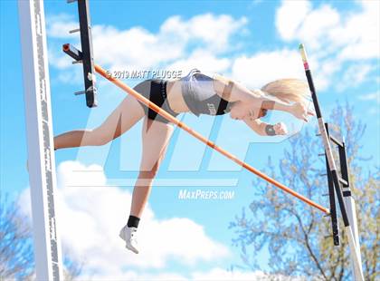 Thumbnail 3 in Kern Invitational photogallery.