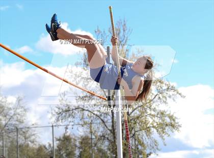 Thumbnail 1 in Kern Invitational photogallery.