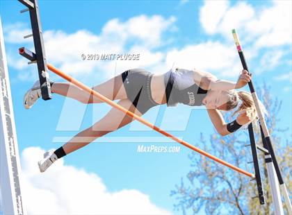 Thumbnail 2 in Kern Invitational photogallery.