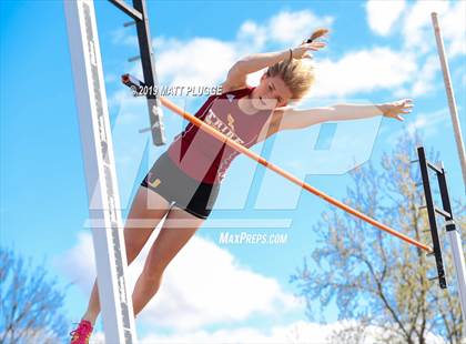 Thumbnail 2 in Kern Invitational photogallery.