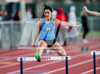 Thumbnail 1 in Kern Invitational photogallery.