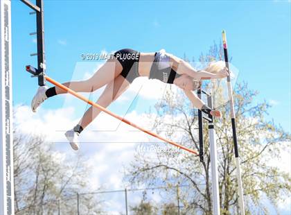 Thumbnail 3 in Kern Invitational photogallery.