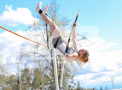 Thumbnail 2 in Kern Invitational photogallery.