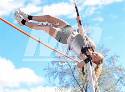 Thumbnail 3 in Kern Invitational photogallery.