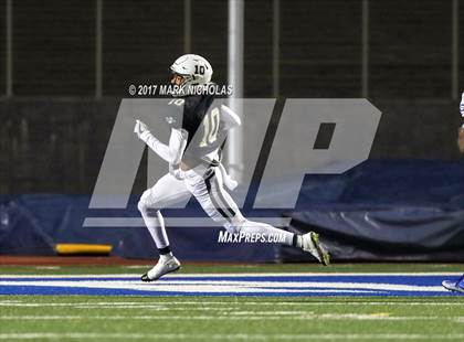 Thumbnail 2 in Crenshaw vs. Narbonne (CIF LACS Open Division Final) photogallery.