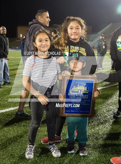 Thumbnail 2 in Crenshaw vs. Narbonne (CIF LACS Open Division Final) photogallery.