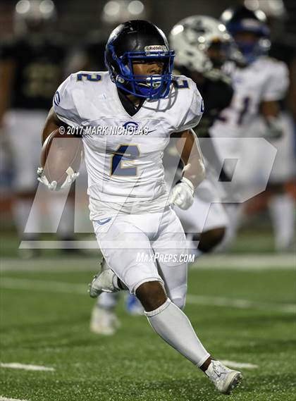 Thumbnail 1 in Crenshaw vs. Narbonne (CIF LACS Open Division Final) photogallery.