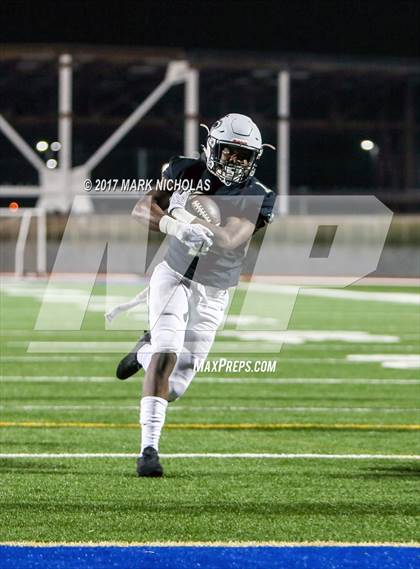 Thumbnail 1 in Crenshaw vs. Narbonne (CIF LACS Open Division Final) photogallery.