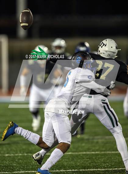 Thumbnail 2 in Crenshaw vs. Narbonne (CIF LACS Open Division Final) photogallery.