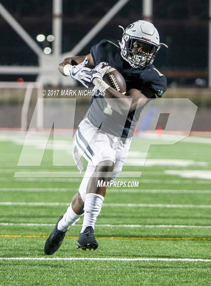 Thumbnail 3 in Crenshaw vs. Narbonne (CIF LACS Open Division Final) photogallery.