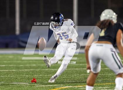Thumbnail 2 in Crenshaw vs. Narbonne (CIF LACS Open Division Final) photogallery.