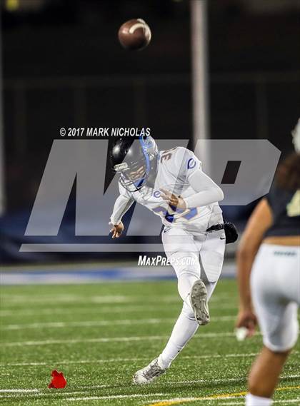 Thumbnail 3 in Crenshaw vs. Narbonne (CIF LACS Open Division Final) photogallery.