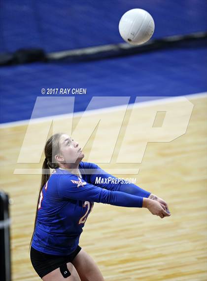Thumbnail 2 in Briggsdale vs. Weldon Valley (CHSAA 1A Pool I Match 10) photogallery.