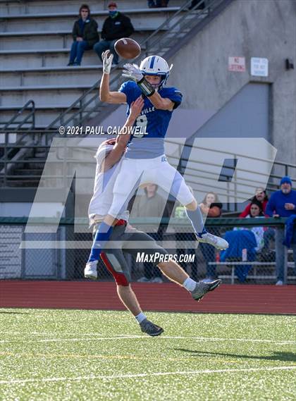 Thumbnail 2 in Riverside @ Eatonville (WIAA 1A Quarter Final) photogallery.