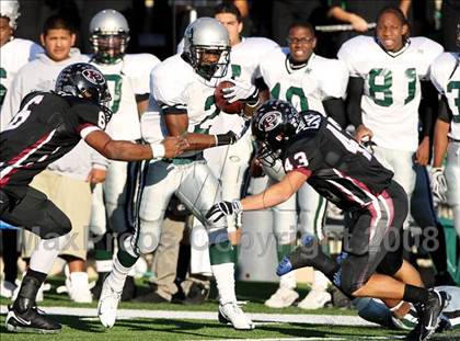Thumbnail 1 in Hightower vs. Pearland (Texas 5A D1 Quarterfinal) photogallery.