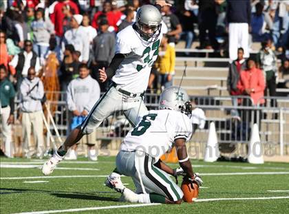 Thumbnail 1 in Hightower vs. Pearland (Texas 5A D1 Quarterfinal) photogallery.