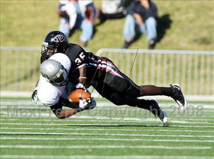 Thumbnail 3 in Hightower vs. Pearland (Texas 5A D1 Quarterfinal) photogallery.