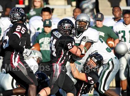 Thumbnail 2 in Hightower vs. Pearland (Texas 5A D1 Quarterfinal) photogallery.