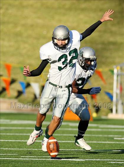 Thumbnail 3 in Hightower vs. Pearland (Texas 5A D1 Quarterfinal) photogallery.